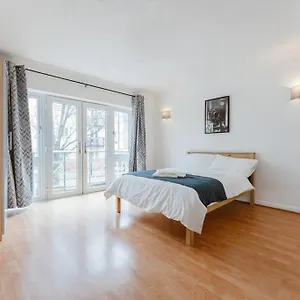 Up To 4 People, In A Share House Next To Bridge Apartamento Londres