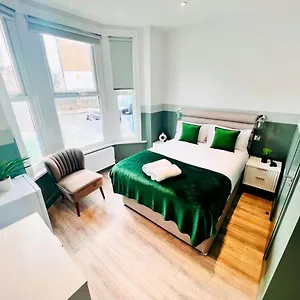  Habitación en casa particular 43 Ensuite Look Like Locations
