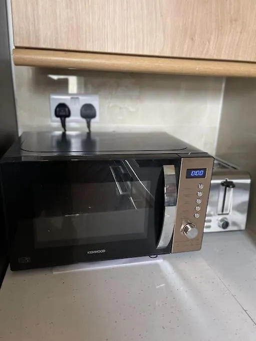 Fresh Apartment & Parking London