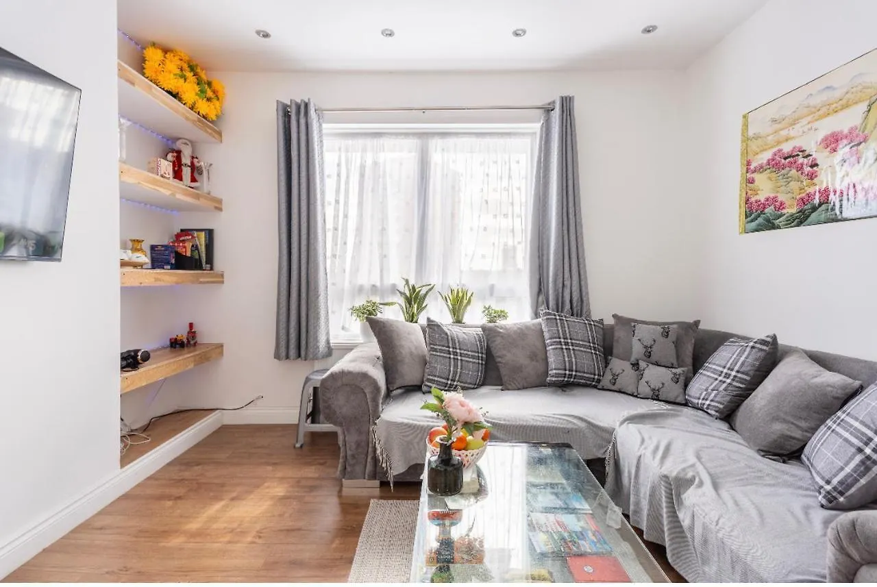 Fresh Apartment & Parking location