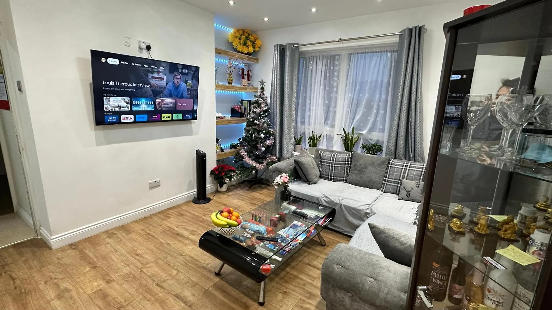 Fresh Apartment & Parking London